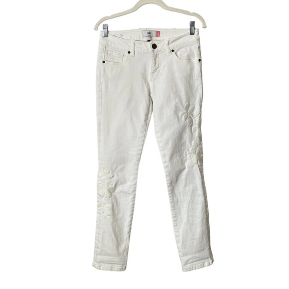 CAbi Women's Cream Slim Boyfriend Floral Embroidered Low Rise Jeans - Size 2 - Picture 1 of 8
